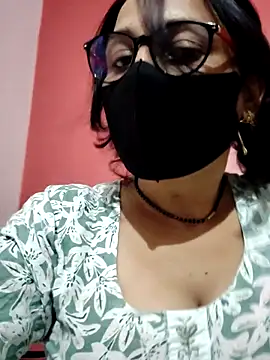 Snapshot of purvi46 chatting on 03/31/26, 12:18 purvi46 online show from 03/31/26, 12:18