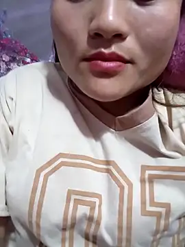 Snapshot of -Tipo- chatting on 04/13/26, 04:22 -Tipo- online show from 04/13/26, 04:22