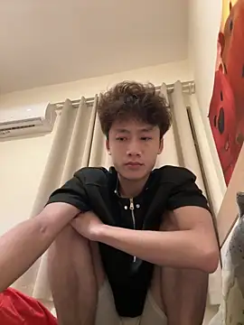 Snapshot of sexyboy-3525 chatting on 04/14/26, 11:04 sexyboy-3525 online show from 04/14/26, 11:04