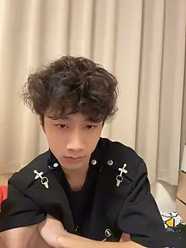 sexyboy-3525 online show from 05/17/26, 05:13