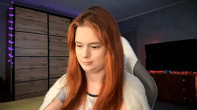 Snapshot of FoxyEmma chatting on 04/02/26, 03:08 FoxyEmma online show from 04/02/26, 03:08