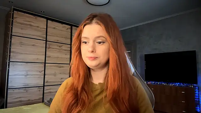 Snapshot of FoxyEmma chatting on 04/06/26, 03:02 FoxyEmma online show from 04/06/26, 03:02