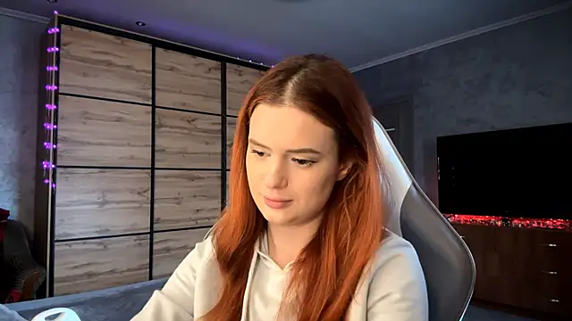 Snapshot of FoxyEmma chatting on 04/10/26, 03:08 FoxyEmma online show from 04/10/26, 03:08