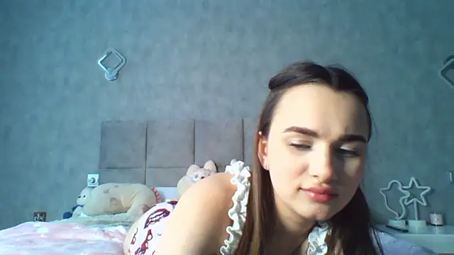 AlinaLuxxx online show from 04/07/26, 03:14