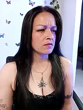 Snapshot of Isa_bluee chatting on 04/03/26, 12:39 Isa bluee online show from 04/03/26, 12:39