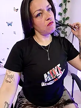 Snapshot of Isa_bluee chatting on 04/12/26, 05:16 Isa bluee online show from 04/12/26, 05:16