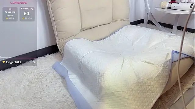 Snapshot of nicole-0329 chatting on 04/10/26, 06:15 nicole-0329 online show from 04/10/26, 06:15