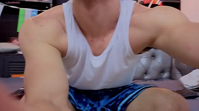 axel tone online show from 06/26/26, 10:04