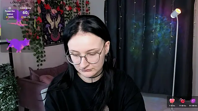 Snapshot of Ame_Core chatting on 04/02/26, 02:13 Ame Core online show from 04/02/26, 02:13