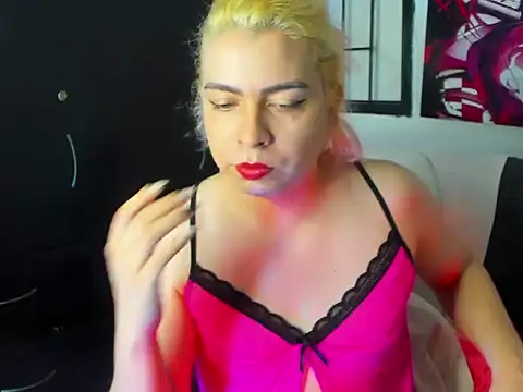 Snapshot of angellfemboy chatting on 05/24/26, 07:14 angellfemboy online show from 05/24/26, 07:14