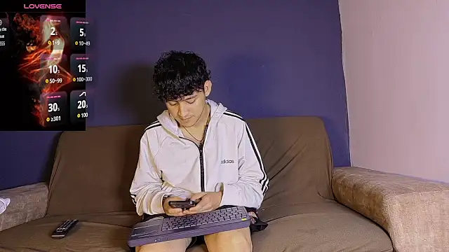 Snapshot of eros_fangs chatting on 04/02/26, 12:18 eros fangs online show from 04/02/26, 12:18