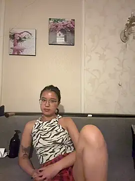 Snapshot of Z_Milll chatting on 06/25/26, 05:40 Z Milll online show from 06/25/26, 05:40