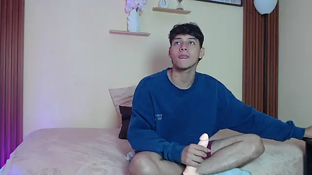 TwoHotTrouble  online show from 04/09/26, 09:32