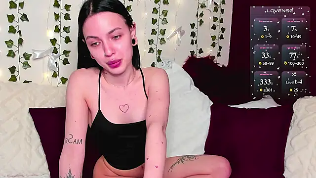 Snapshot of dreamegan chatting on 04/13/26, 10:14 dreamegan online show from 04/13/26, 10:14