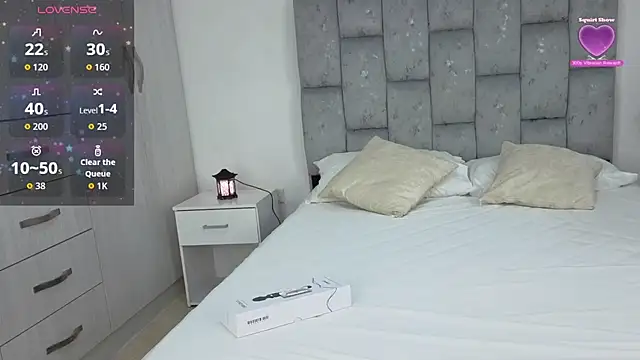 Snapshot of Izumi__ chatting on 04/05/26, 04:08 Izumi online show from 04/05/26, 04:08