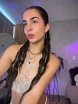 Snapshot of EmmaVonn chatting on 04/20/26, 07:37 EmmaVonn online show from 04/20/26, 07:37
