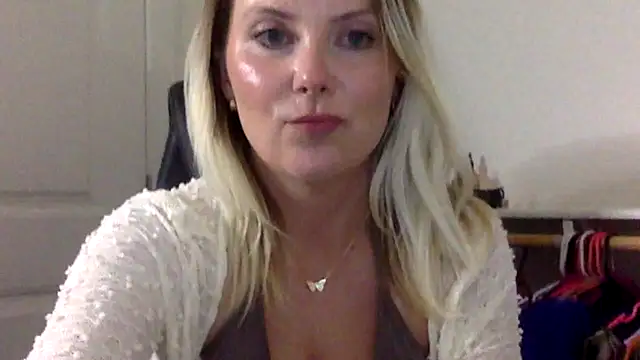 Snapshot of Natural_DDD chatting on 05/18/26, 03:39 Natural DDD online show from 05/18/26, 03:39