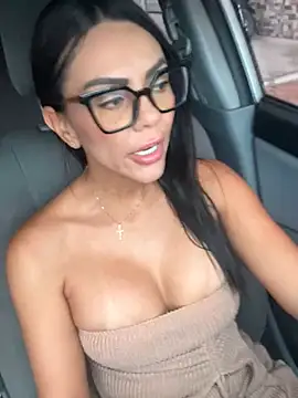 Snapshot of SofiParma chatting on 05/15/26, 07:45 SofiParma online show from 05/15/26, 07:45