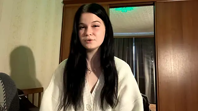 BellaLuxury online show from 03/31/26, 03:03