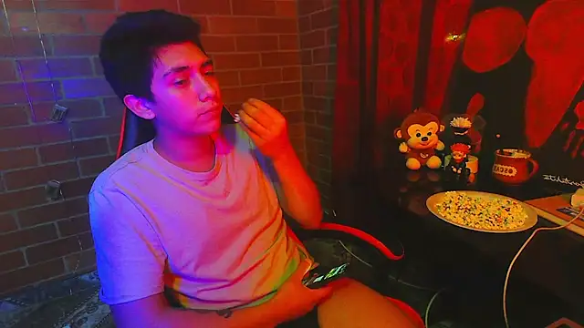 ethann2  online show from 04/02/26, 07:59