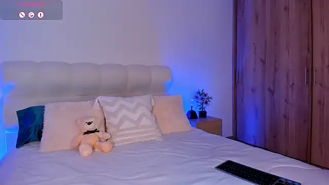 abigail 01 online show from 04/06/26, 12:17