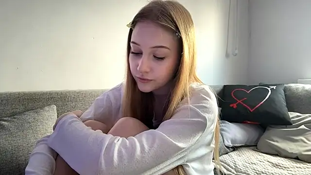 KatrineDrea online show from 04/11/26, 01:37