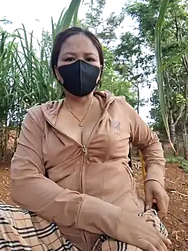 Snapshot of Yummy_9x chatting on 04/03/26, 12:06 Yummy 9x online show from 04/03/26, 12:06