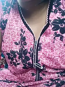 itz-liliroy online show from 04/05/26, 02:29