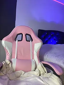 its Lia 1 online show from 04/07/26, 12:07