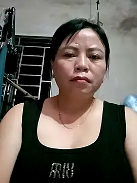 Snapshot of -Hami- chatting on 04/23/26, 02:51 -Hami- online show from 04/23/26, 02:51