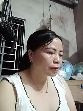 Snapshot of -Hami- chatting on 05/14/26, 01:30 -Hami- online show from 05/14/26, 01:30