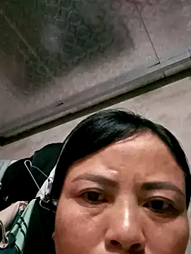 Snapshot of -Hami- chatting on 04/26/26, 04:48 -Hami- online show from 04/26/26, 04:48
