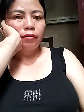 Snapshot of -Hami- chatting on 04/13/26, 07:12 -Hami- online show from 04/13/26, 07:12