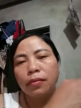 Snapshot of -Hami- chatting on 04/19/26, 02:18 -Hami- online show from 04/19/26, 02:18