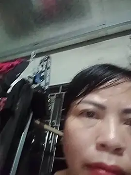 Snapshot of -Hami- chatting on 05/19/26, 06:37 -Hami- online show from 05/19/26, 06:37