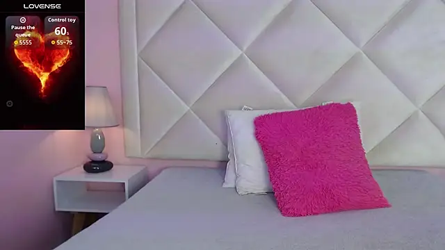 Snapshot of MistressNyx_ chatting on 07/09/26, 01:54 MistressNyx online show from 07/09/26, 01:54