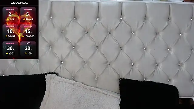 Snapshot of MistressNyx_ chatting on 06/17/26, 12:59 MistressNyx online show from 06/17/26, 12:59