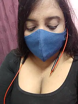 Tami-sonia online show from 04/13/26, 03:05