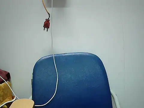 Lyna 2k online show from 04/14/26, 04:45