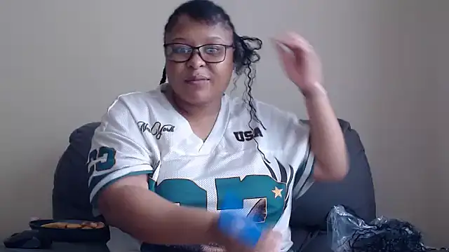 xxZoeyx online show from 11/04/25, 06:39