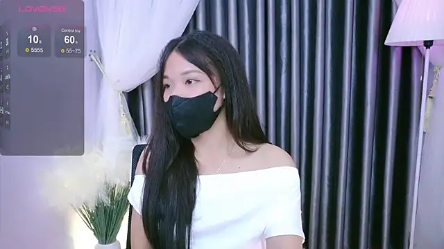 Lu Ly22 online show from 05/25/26, 01:54