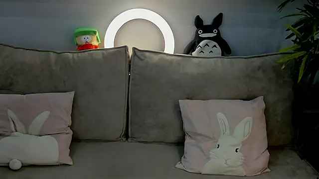 Snapshot of Roxy_Moor chatting on 04/03/26, 07:59 Roxy Moor online show from 04/03/26, 07:59