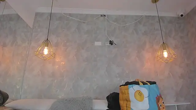 Snapshot of jazlin_angels3 chatting on 04/13/26, 05:22 jazlin angels3 online show from 04/13/26, 05:22