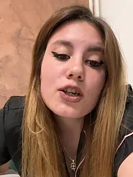 Snapshot of SilkObsession chatting on 04/05/26, 09:54 SilkObsession online show from 04/05/26, 09:54