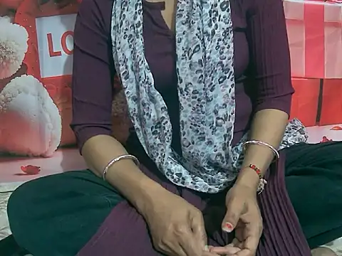 Snapshot of Simran_hot1 chatting on 03/31/26, 01:24 Simran hot1 online show from 03/31/26, 01:24