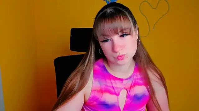 Snapshot of Tiffani_Angel chatting on 05/19/26, 05:58 Tiffani Angel online show from 05/19/26, 05:58