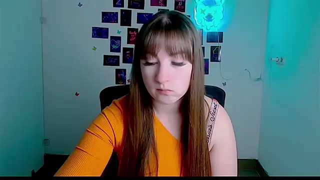Snapshot of Tiffani_Angel chatting on 05/05/26, 05:43 Tiffani Angel online show from 05/05/26, 05:43