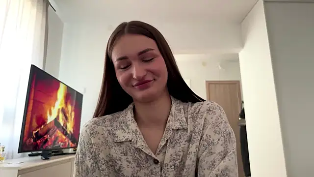 Snapshot of HallieHollo chatting on 04/15/26, 06:30 HallieHollo online show from 04/15/26, 06:30