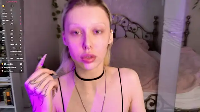 ghost girly online show from 05/19/26, 04:08