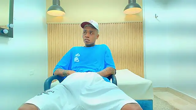 LUCA TURNER online show from 04/08/26, 12:28